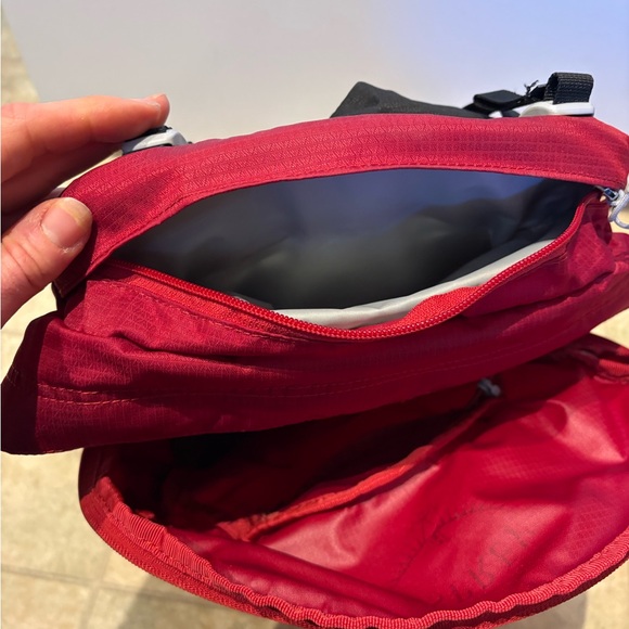 Osprey Talon 11 Crimson Backpack - Picture 3 of 6